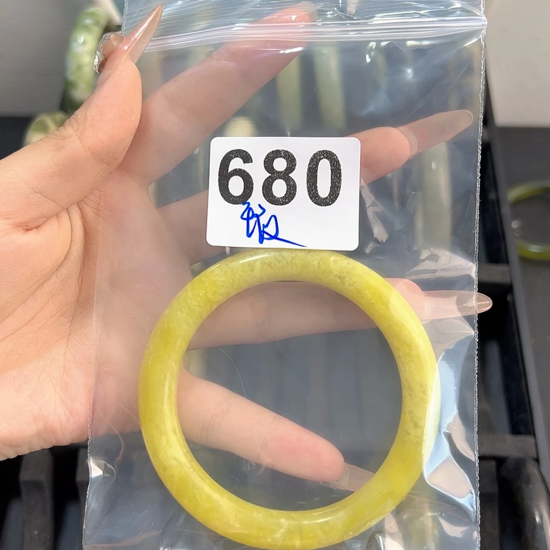 许***他蛇纹石玉未镶嵌手镯