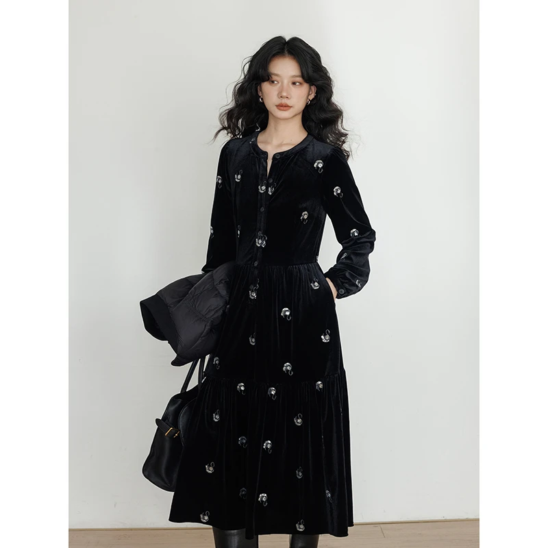 vastand维尚 2025新款圆领刺绣灯芯绒连衣裙复古花边设计感衬衫裙