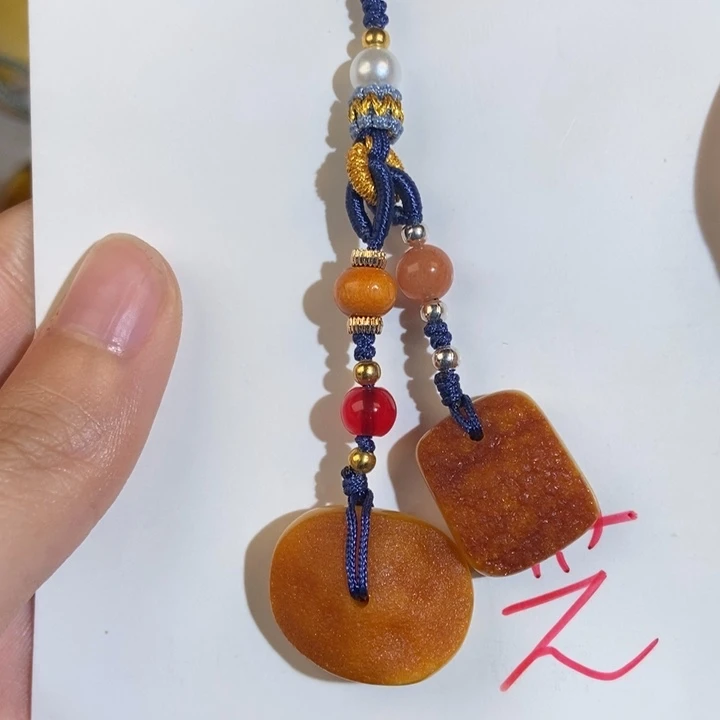 未镶嵌琥珀珠宝奇石