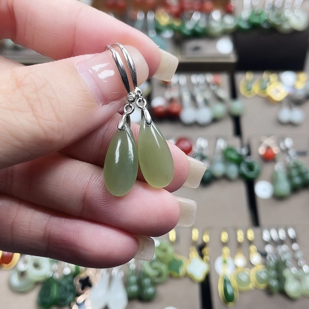 和田玉银S925镶嵌耳坠水滴