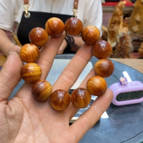 柏木半*心太行崖柏根雕