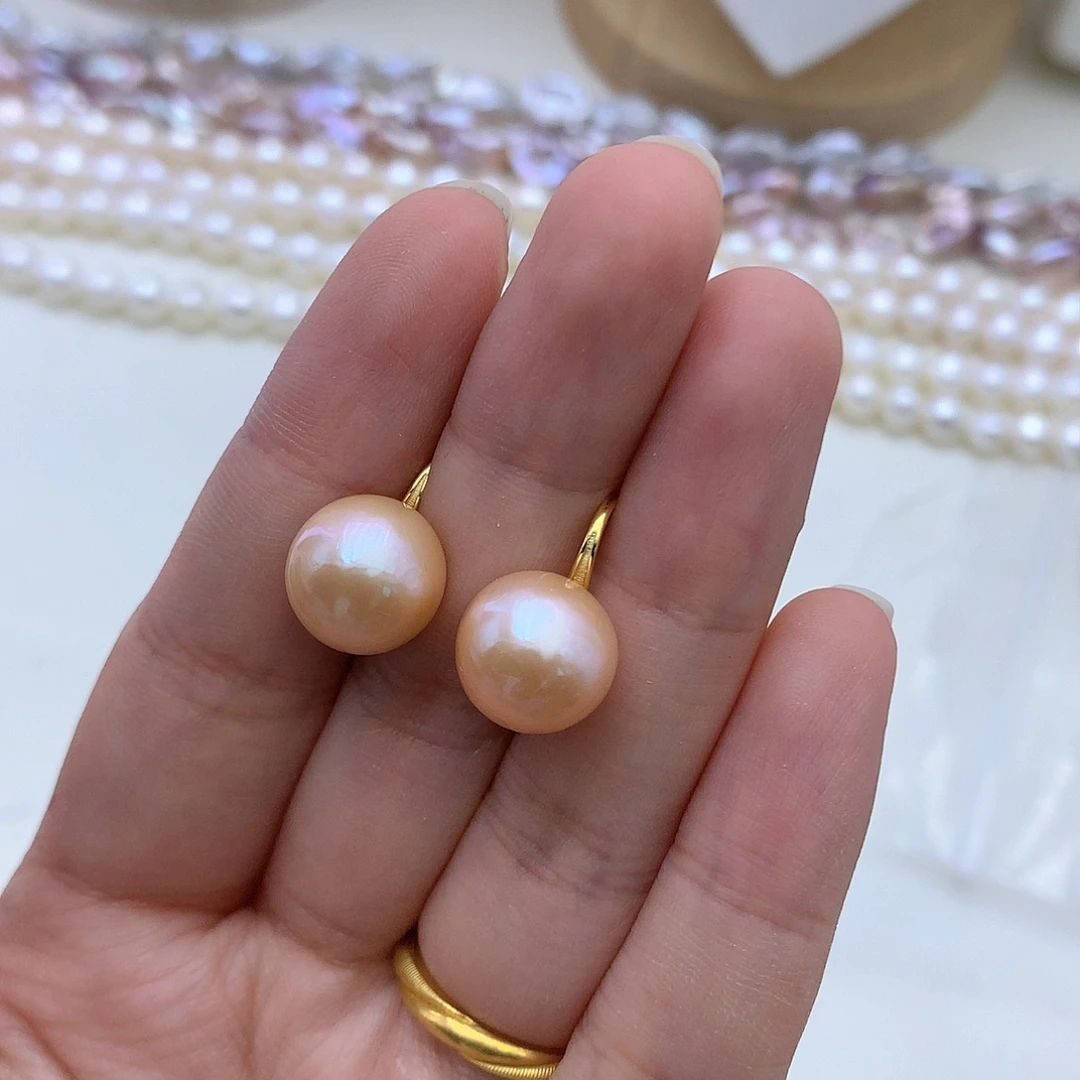 L***.合金淡水珍珠颈饰