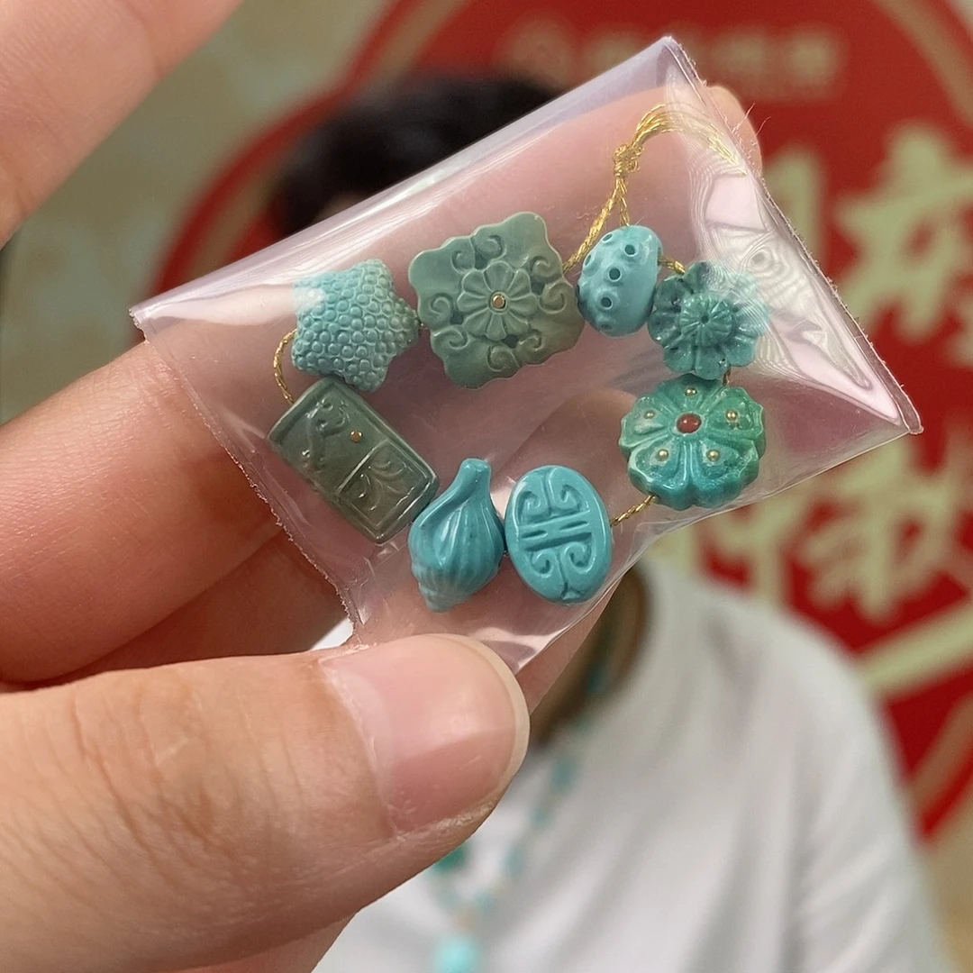 绿松石未镶嵌珠宝奇石