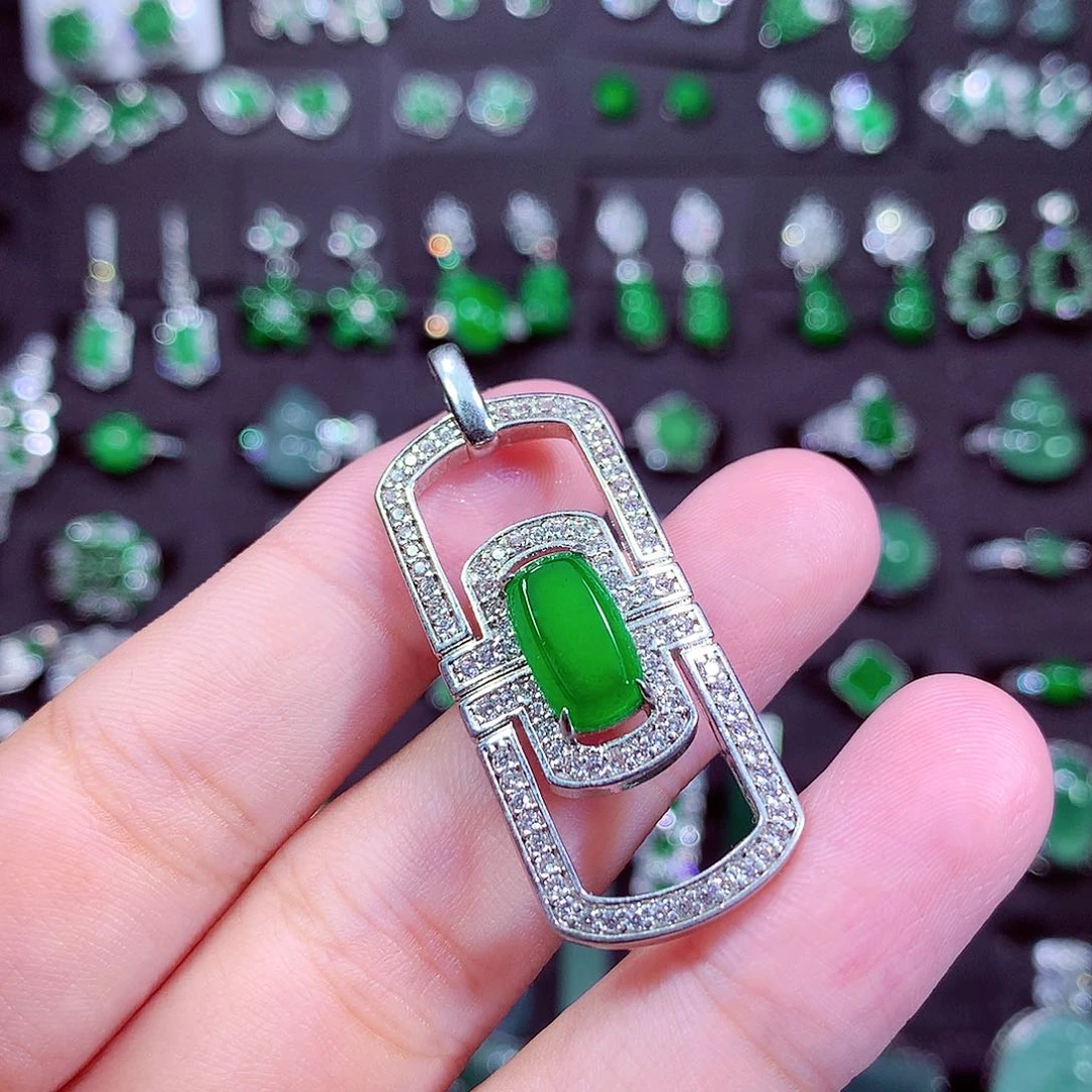 颈饰未镶嵌翡翠天然