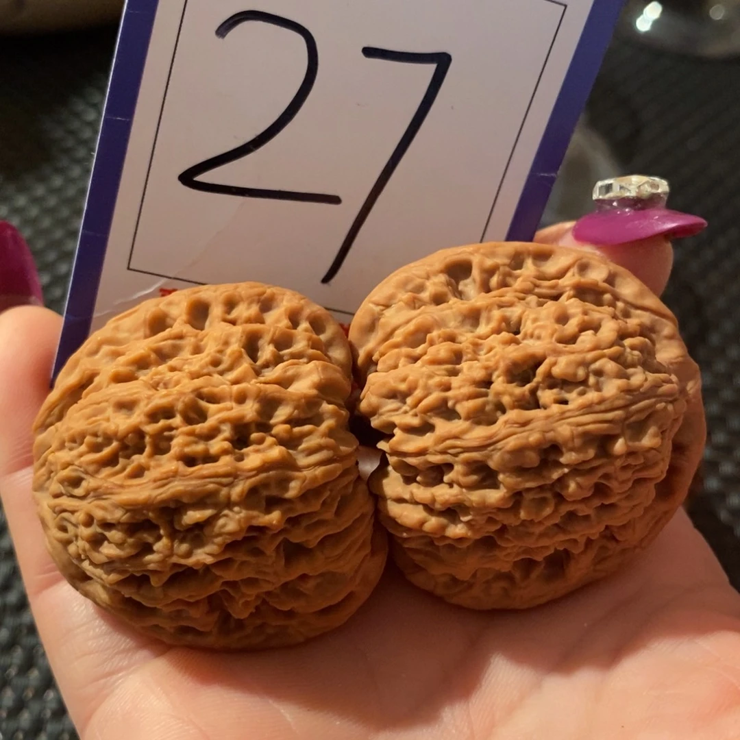 文玩核桃吊坠27南疆石全品42尺