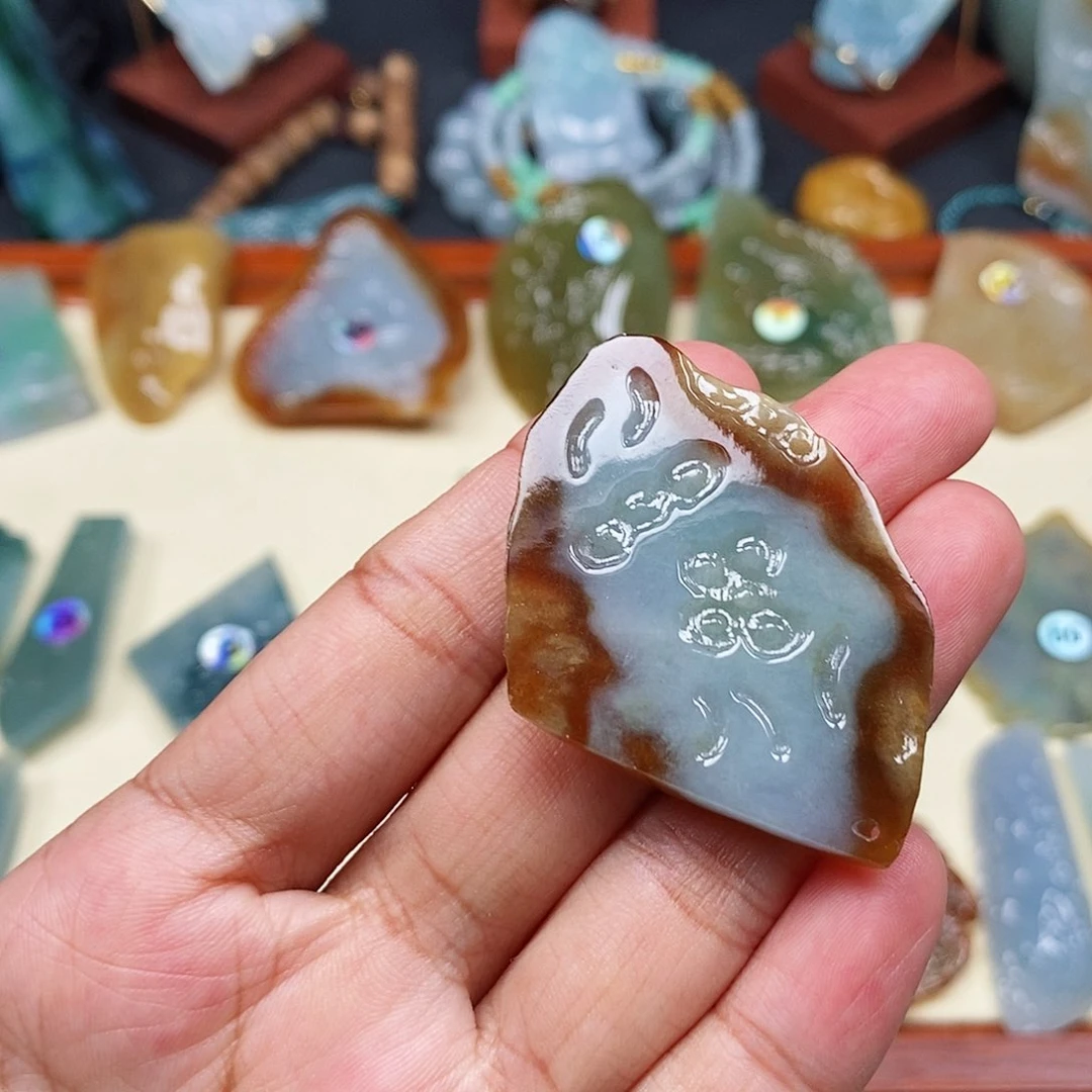 翡翠未镶嵌颈饰翡翠