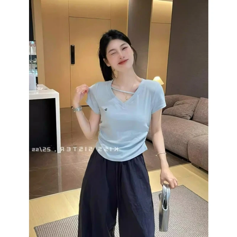 蓝色v领超好看短袖t恤女2025新款夏季显瘦设计感褶皱收腰短款上衣