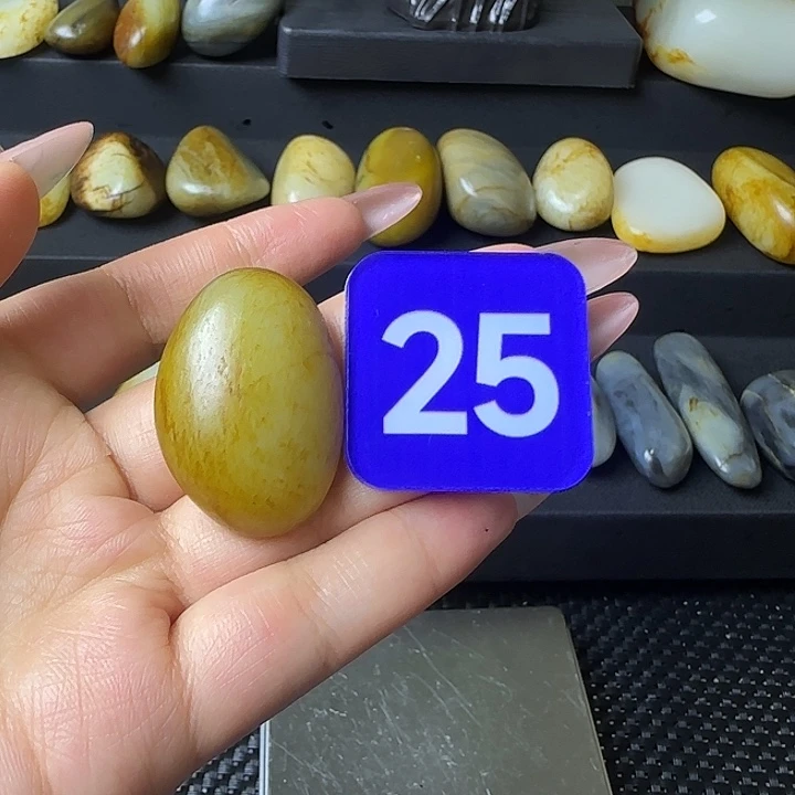 未镶嵌和田玉（糖玉）挂件