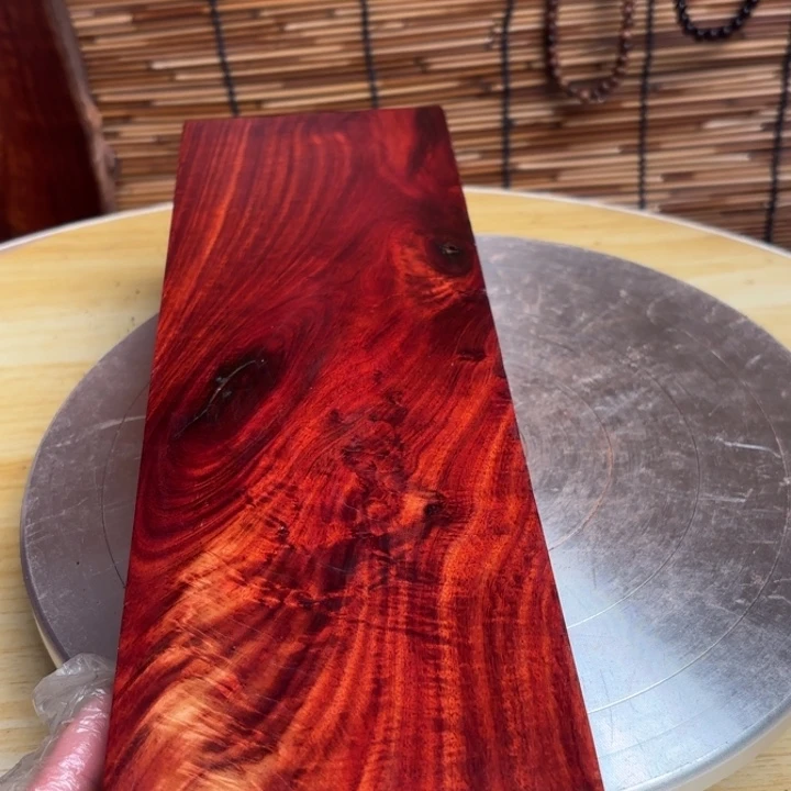 大叶紫檀（黑酸枝木类）