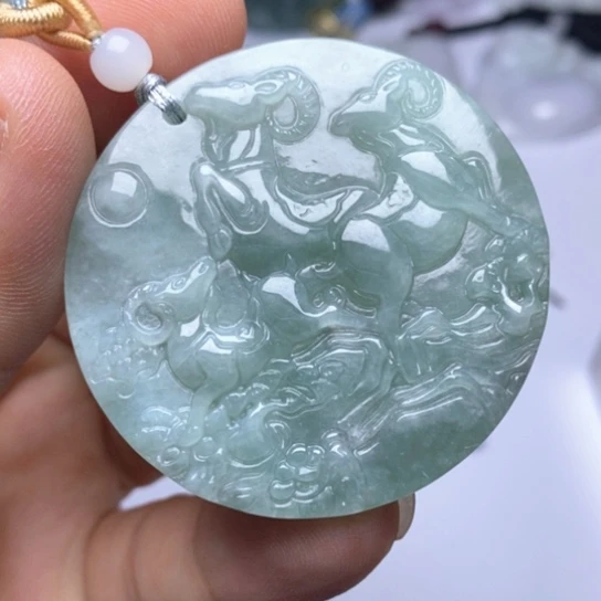 翡翠未镶嵌颈饰翡翠