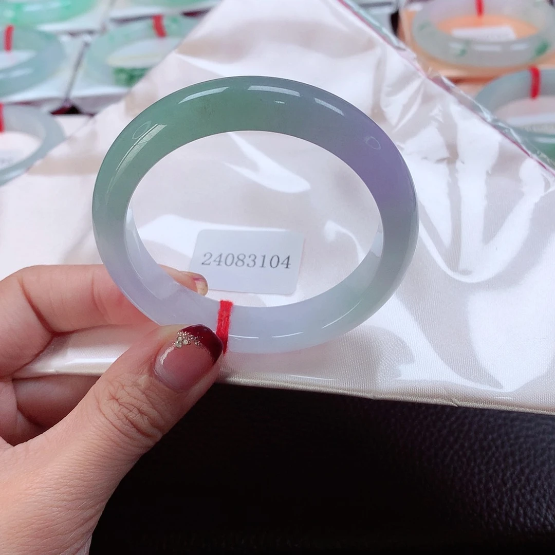 翡翠手镯未镶嵌天然A货翡翠