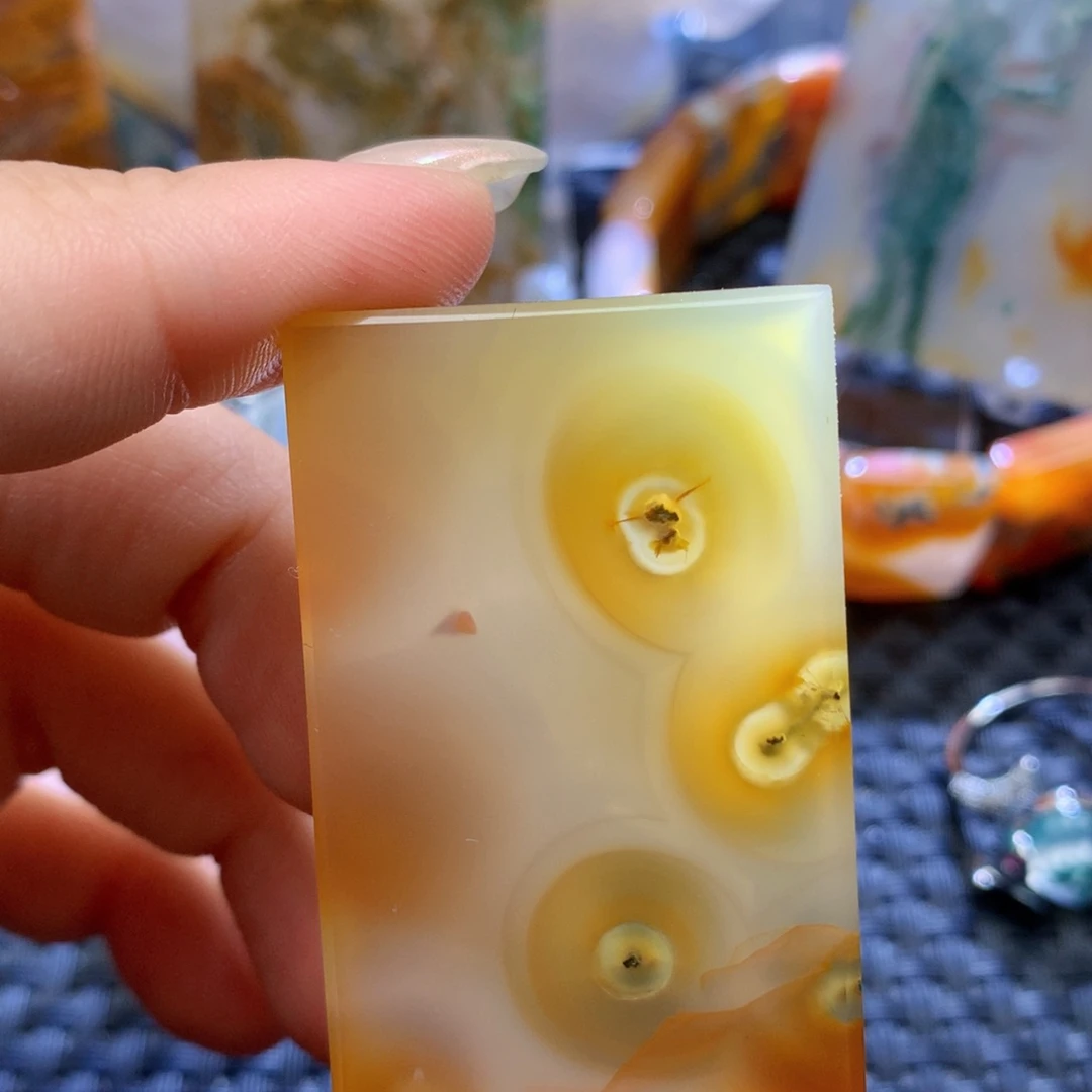 未镶嵌颈饰玛瑙/玉髓非*
