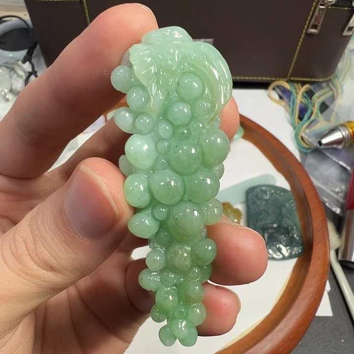 翡翠未镶嵌颈饰葡萄翡翠