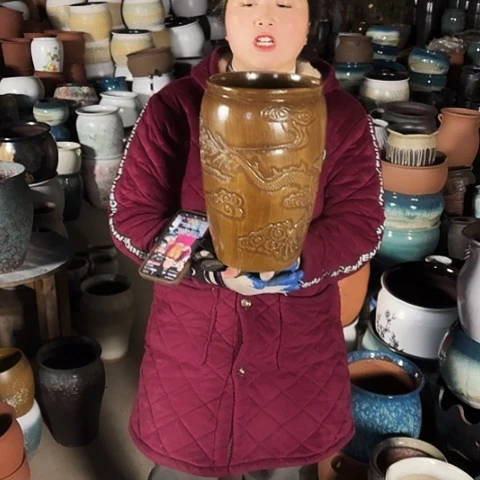 口19高31瑕疵盆子。