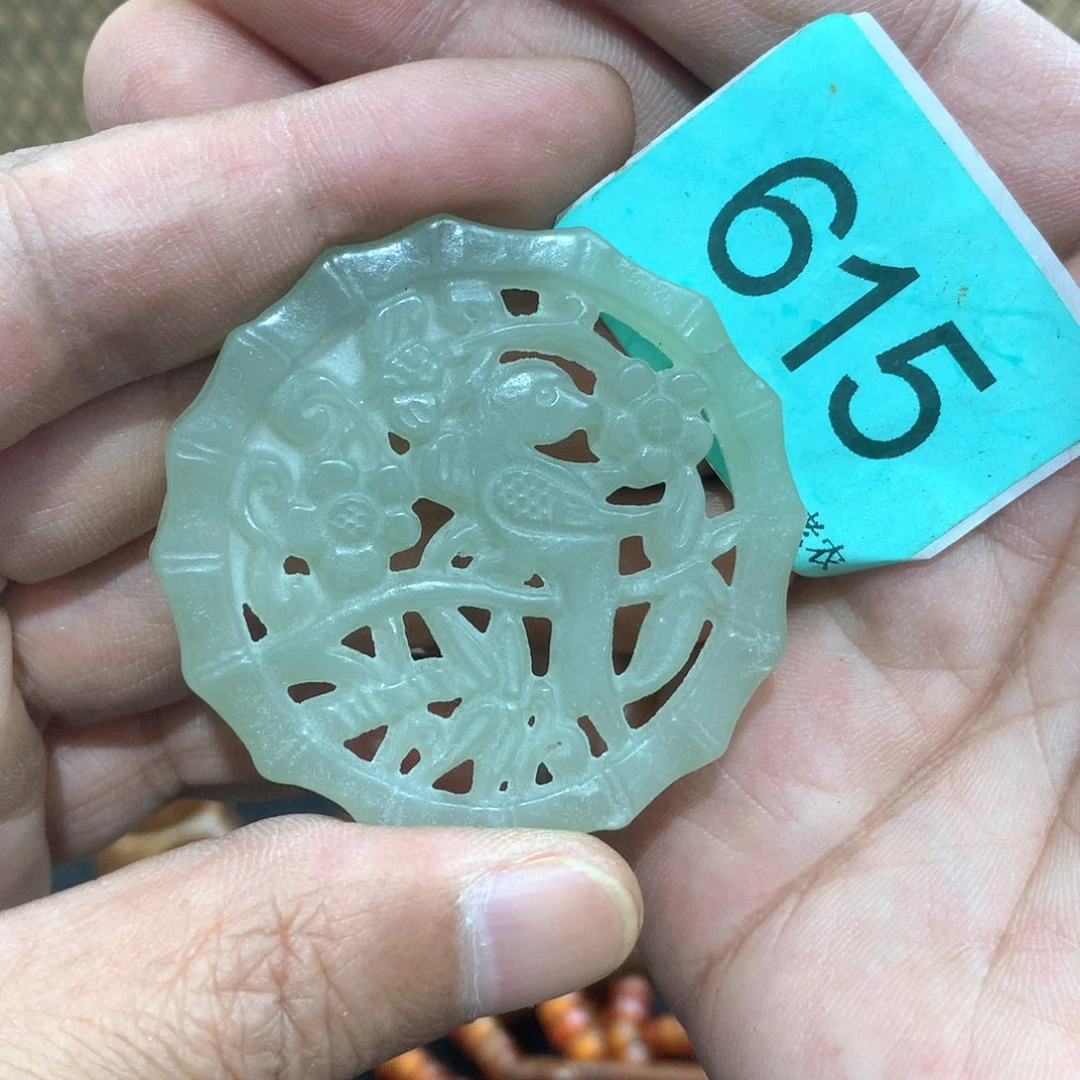 未镶嵌透闪石-蛇纹石玉颈饰