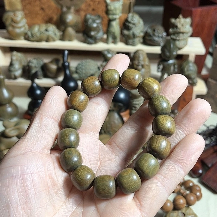 维腊木（绿檀）鐡*骝