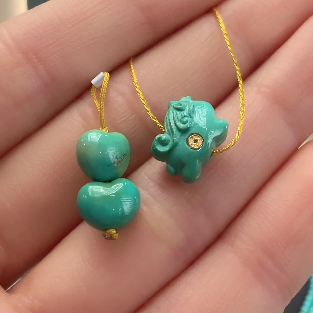 绿松石未镶嵌颈饰