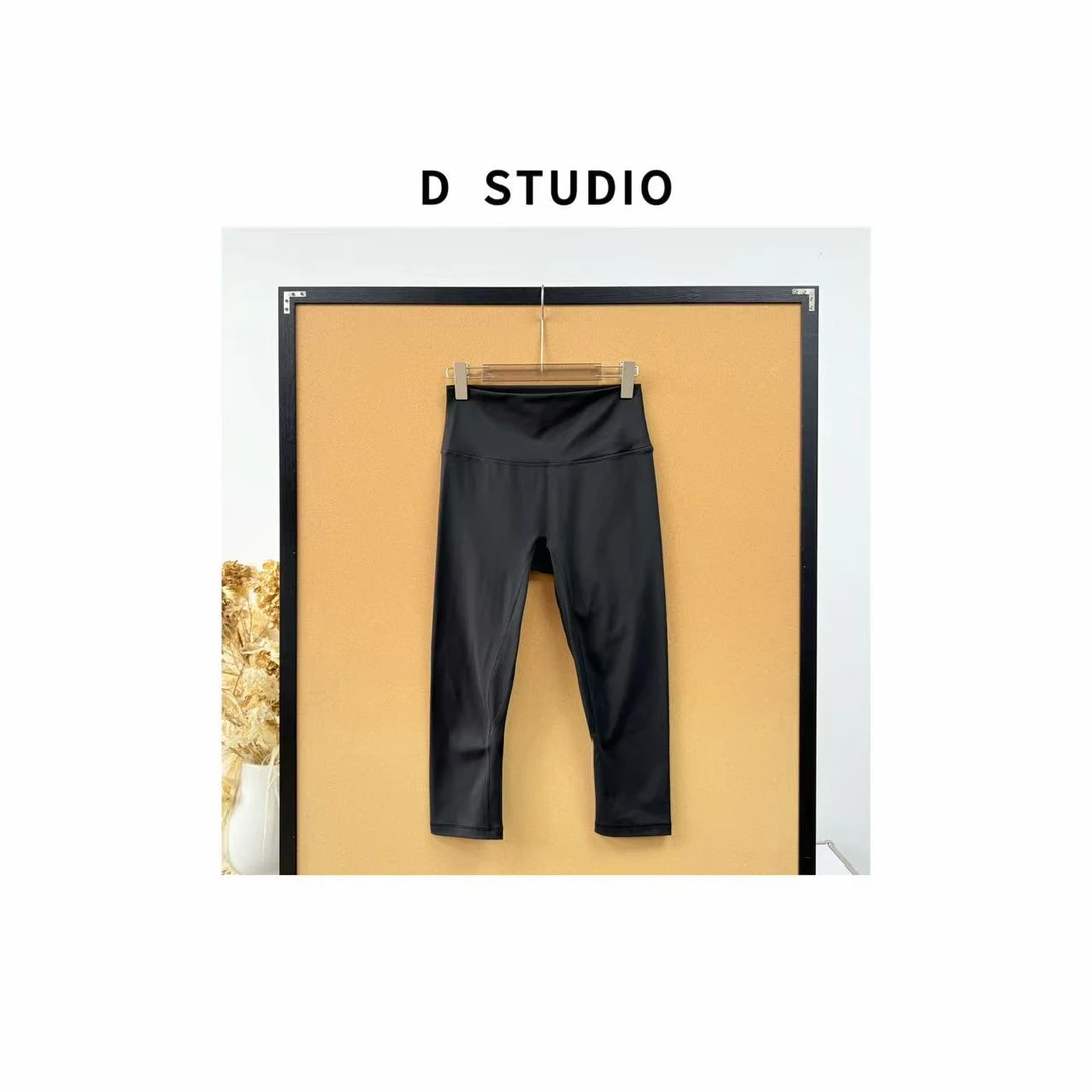 D STUDIO 黑色瑜伽七分小脚裤D3175