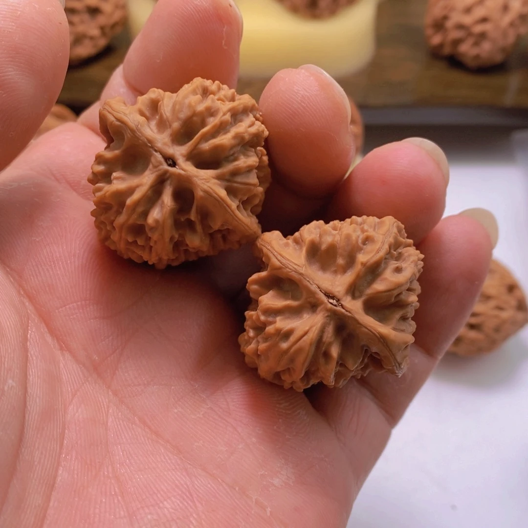 文玩核桃把件临**涛文玩核桃鸡心瑕疵品