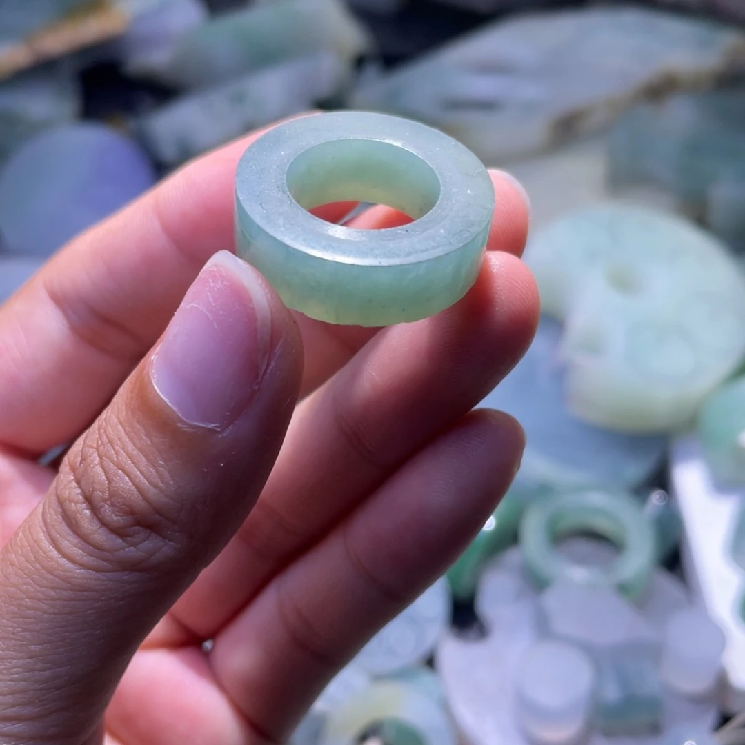 定制翡翠未镶嵌戒指