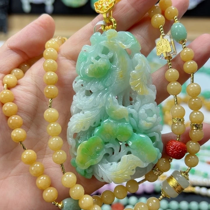 颈饰未镶嵌翡翠吊坠