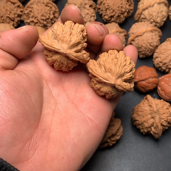 文玩核桃把件40虎头115