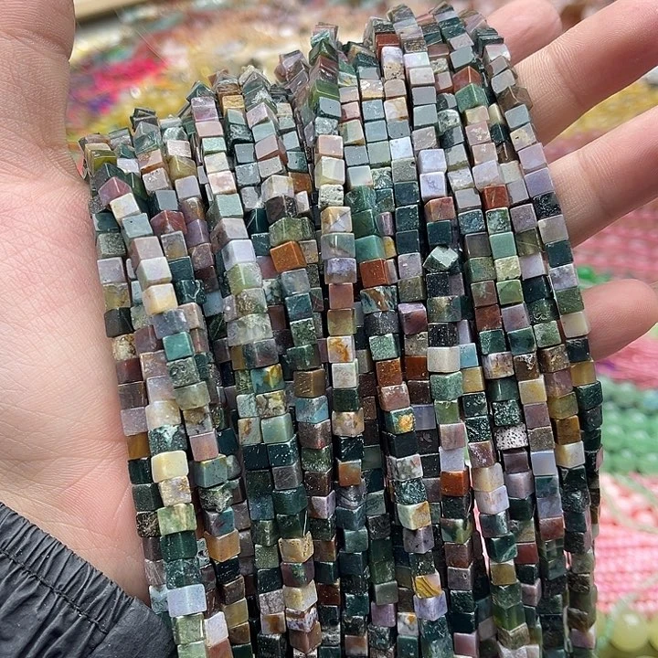 玛瑙/玉髓珠宝半成品未镶嵌一条4.5mm左右印度玛瑙几颗有瑕