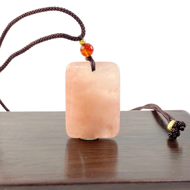 新疆天然金丝玉桃花酿25*35无事牌吊坠  默认微瑕（多样性发货）