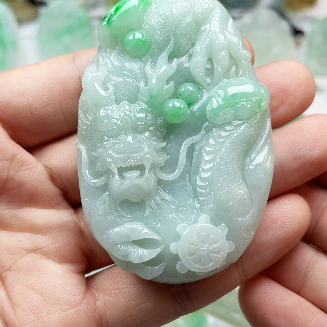 翡翠颈饰未镶嵌龙