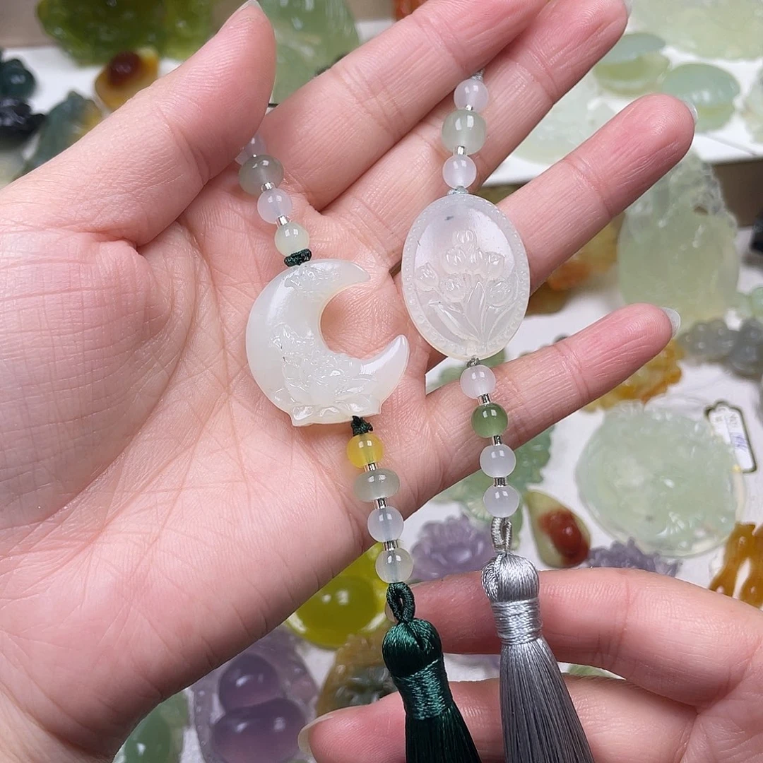 蛇纹石玉未镶嵌颈饰