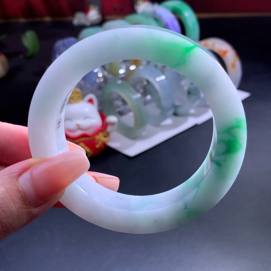 定制翡翠未镶嵌翡翠手镯