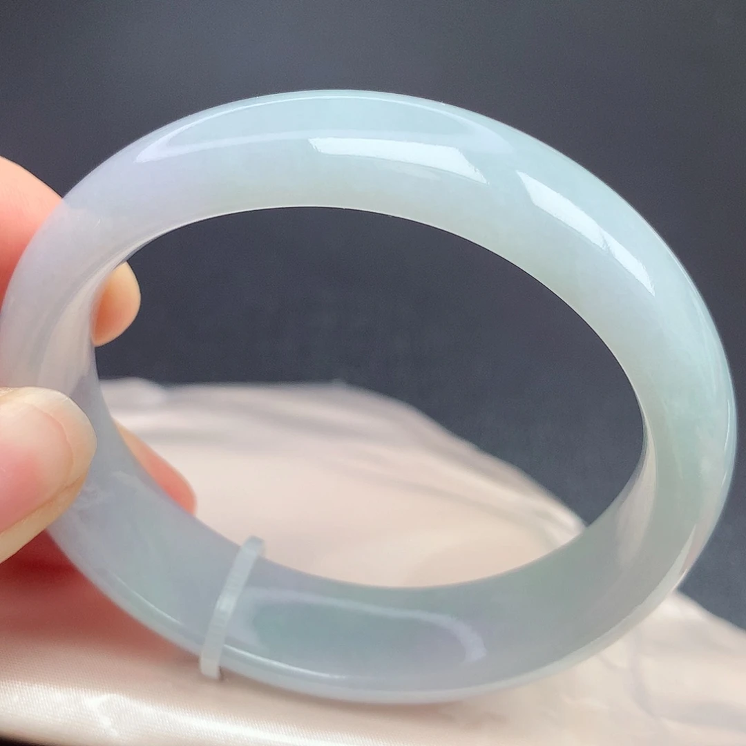 翡翠手镯（贵妃镯）未镶嵌56.5圈口