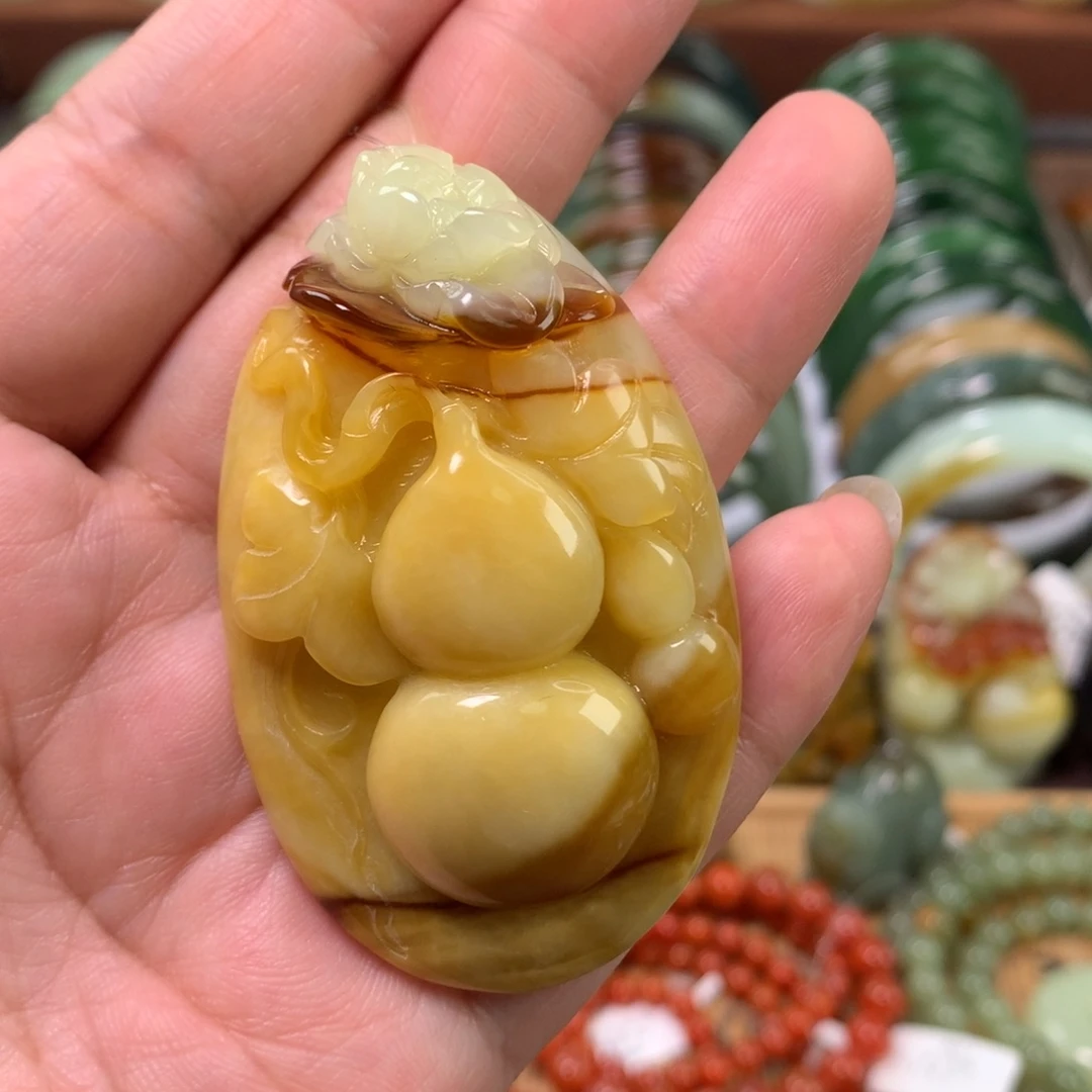 未镶嵌岫玉颈饰吊坠