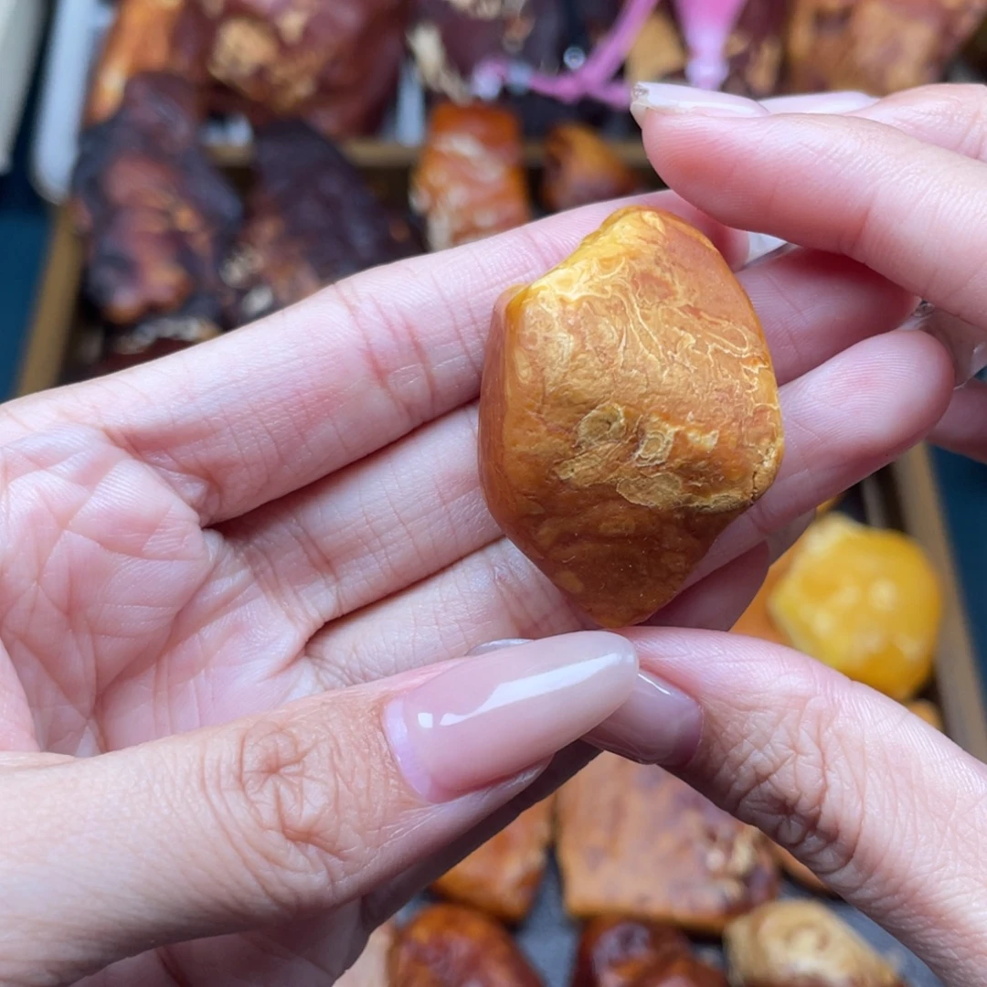 琥珀未镶嵌珠宝奇石