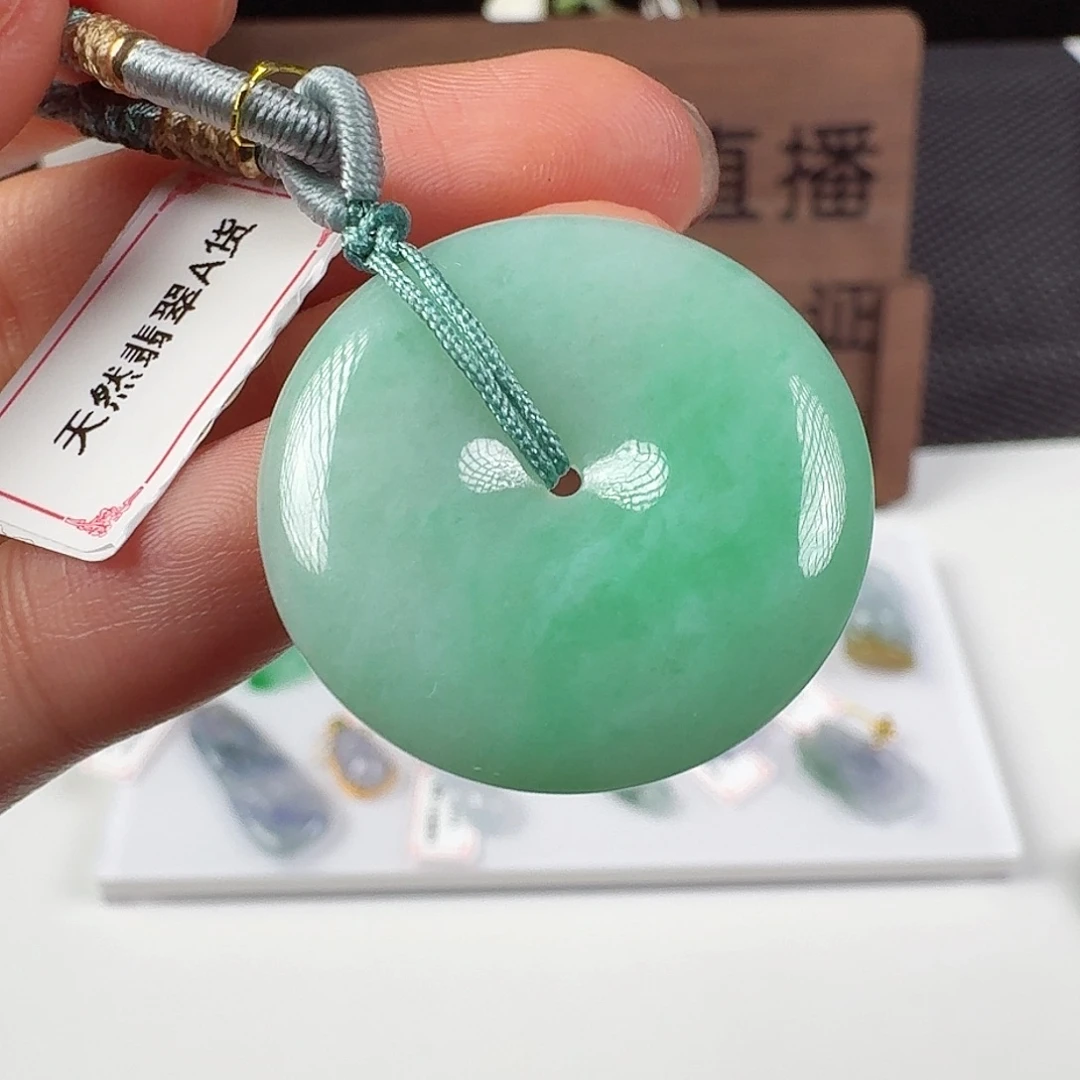 翡翠未镶嵌颈饰11