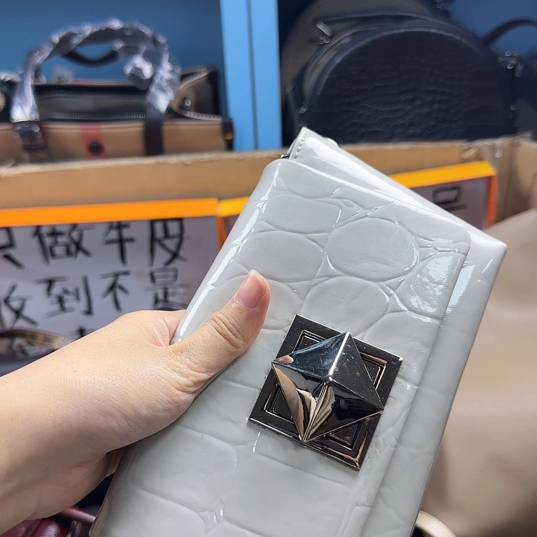 黄牛皮（革）头层牛皮山羊皮（革）