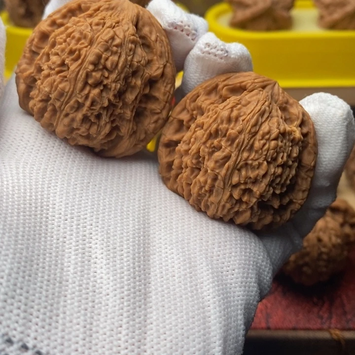 把件文玩核桃南疆石全品炮弹桩41