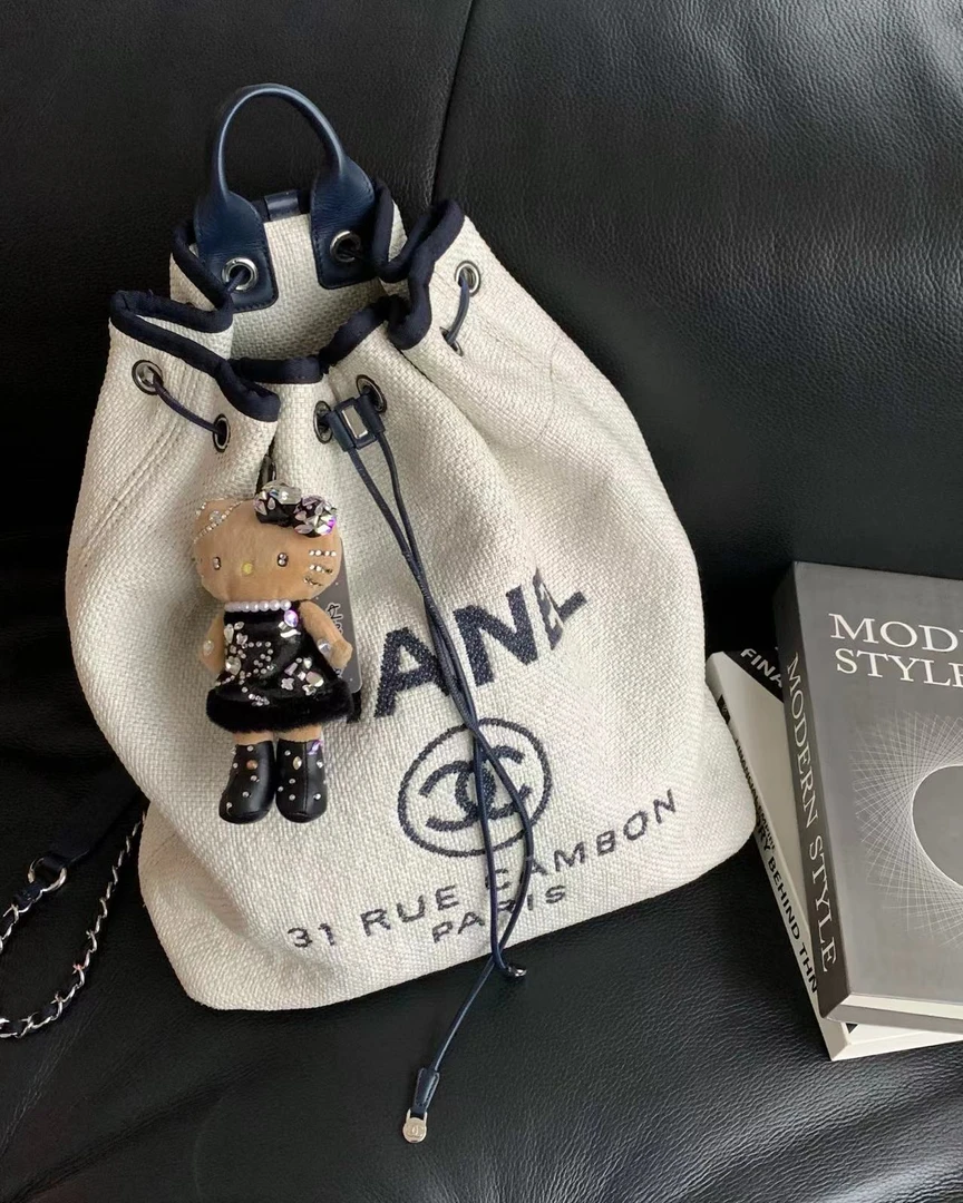 95新 Chanel/香奈儿 白色抽绳沙滩双肩包 33cm 15497664