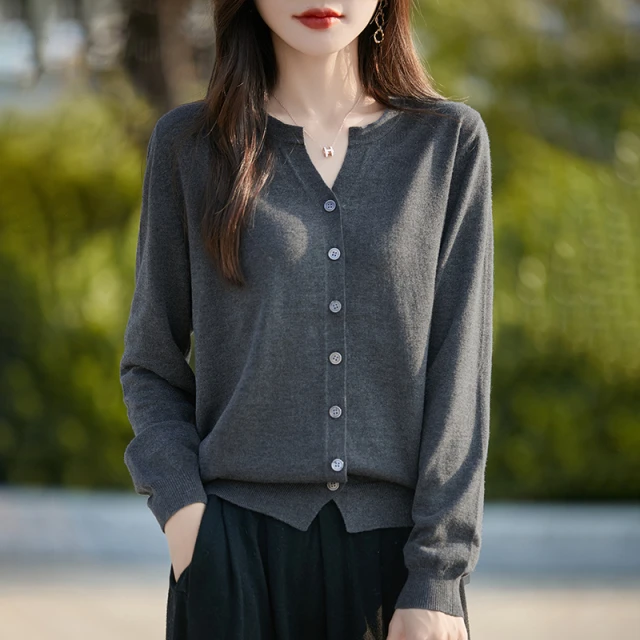软糯亲肤精纺针织开衫女韩版V领宽松短外套毛衣春秋新款小衫