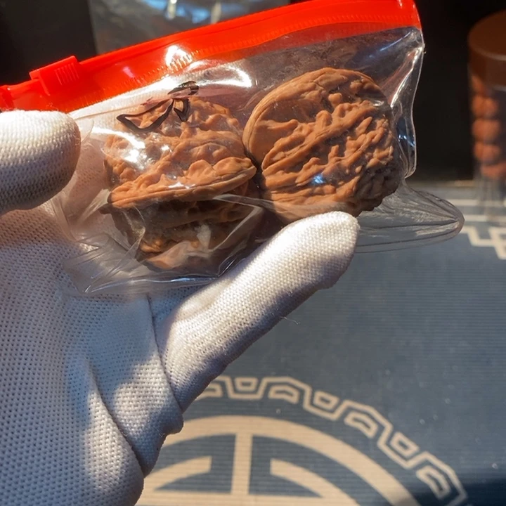 文玩核桃手串?…………