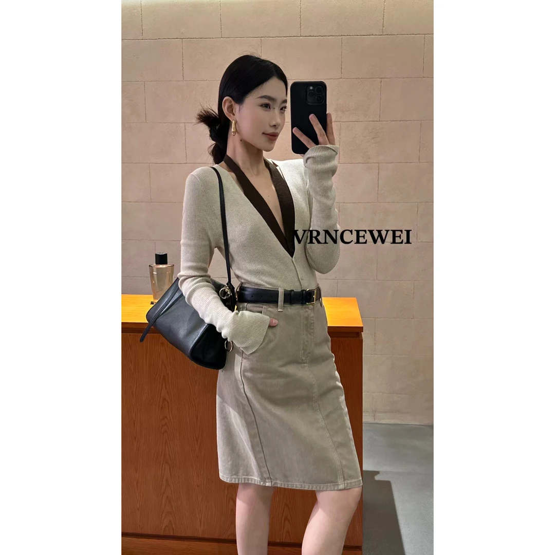 -爱唯依（F）撞色设计！挂脖式假两件V领针织衫（657R5080#）VRNCEWEI
