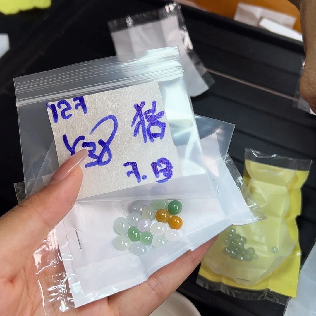 【闪购商品】定制翡翠未镶嵌猪*侠翡翠