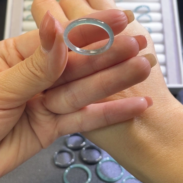 翡翠未镶嵌戒指翡翠