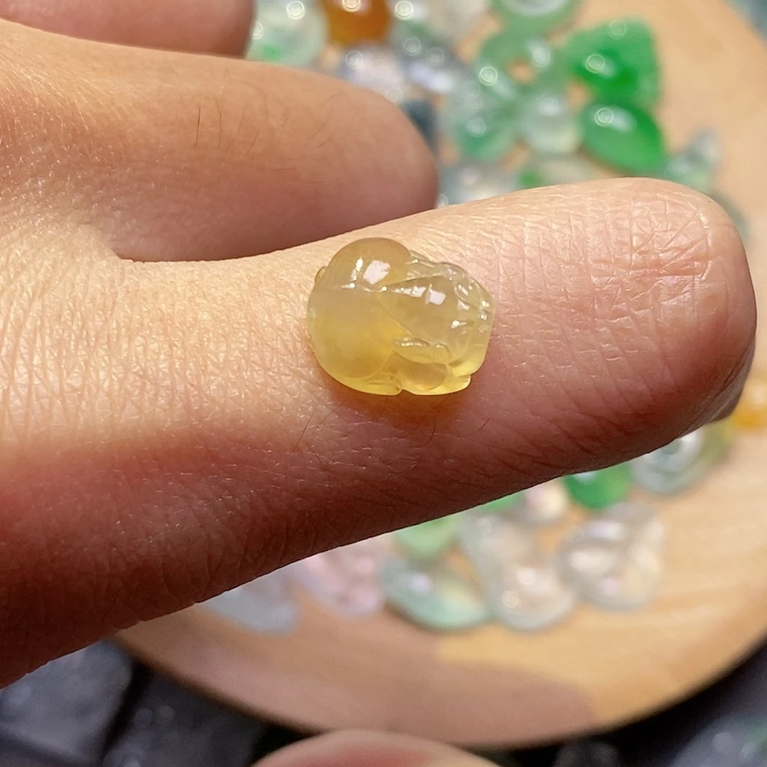 翡翠颈饰未镶嵌翡翠