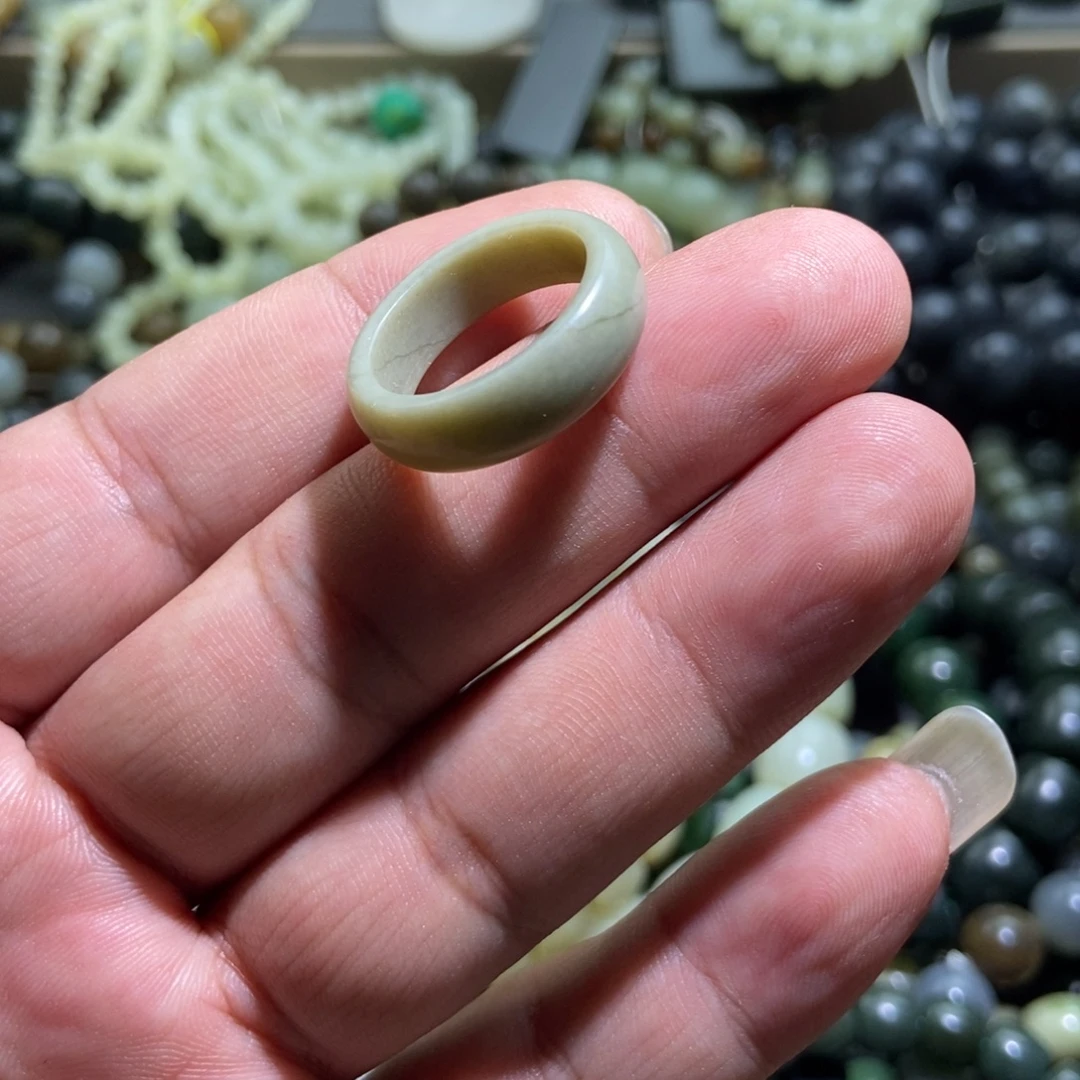 项链未镶嵌和田玉（糖玉）