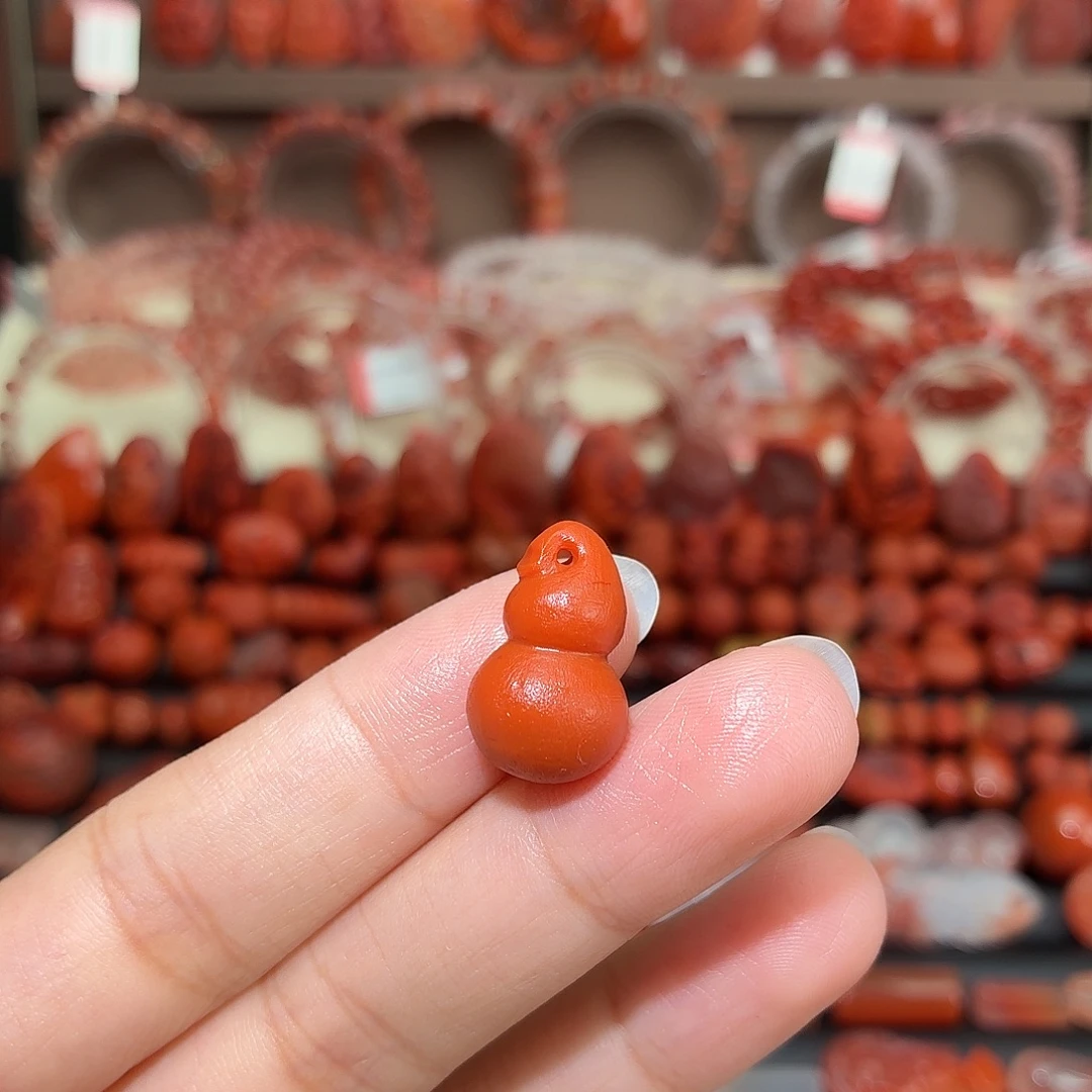 南红玛瑙未镶嵌颈饰满肉葫芦吊坠