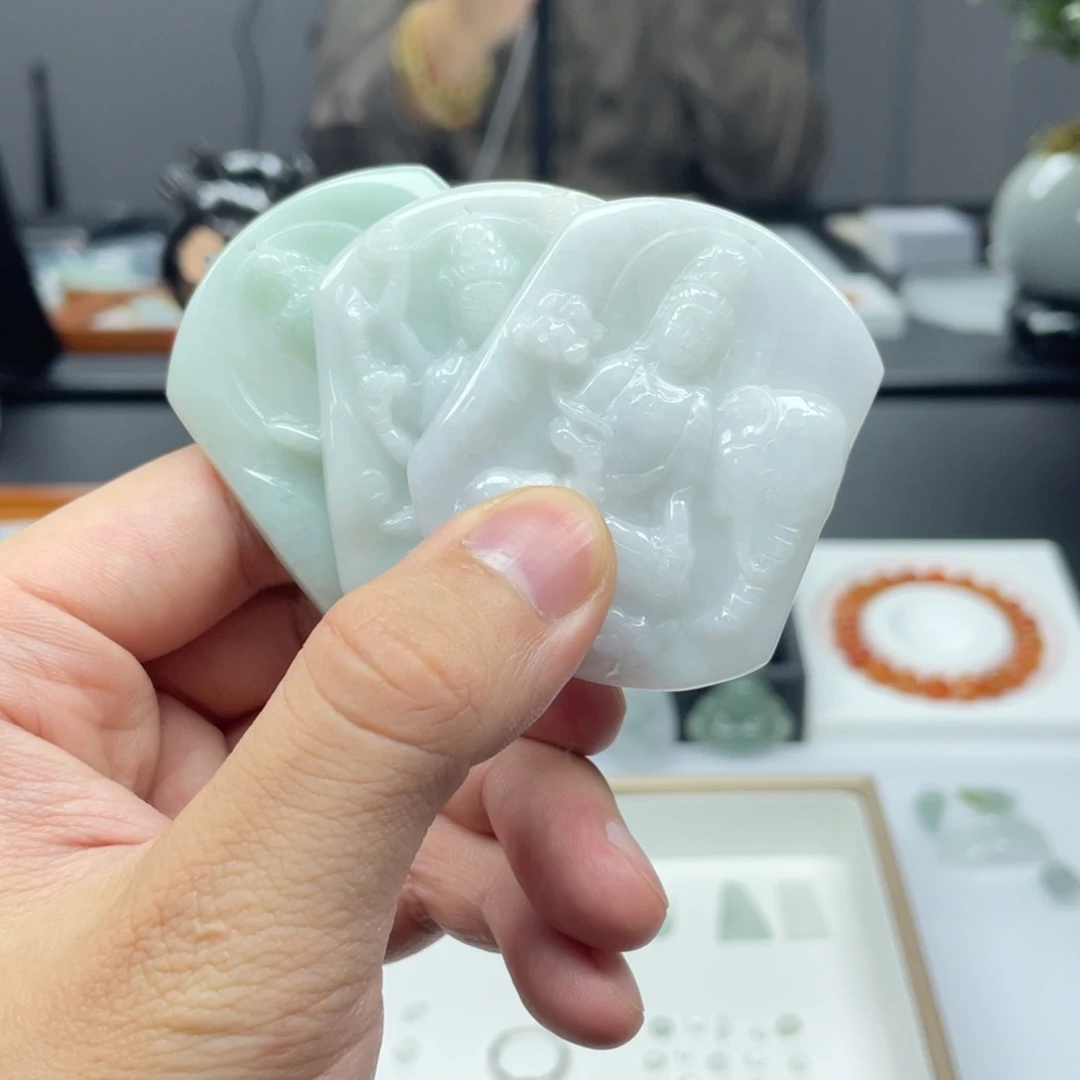 翡翠未镶嵌颈饰99.9