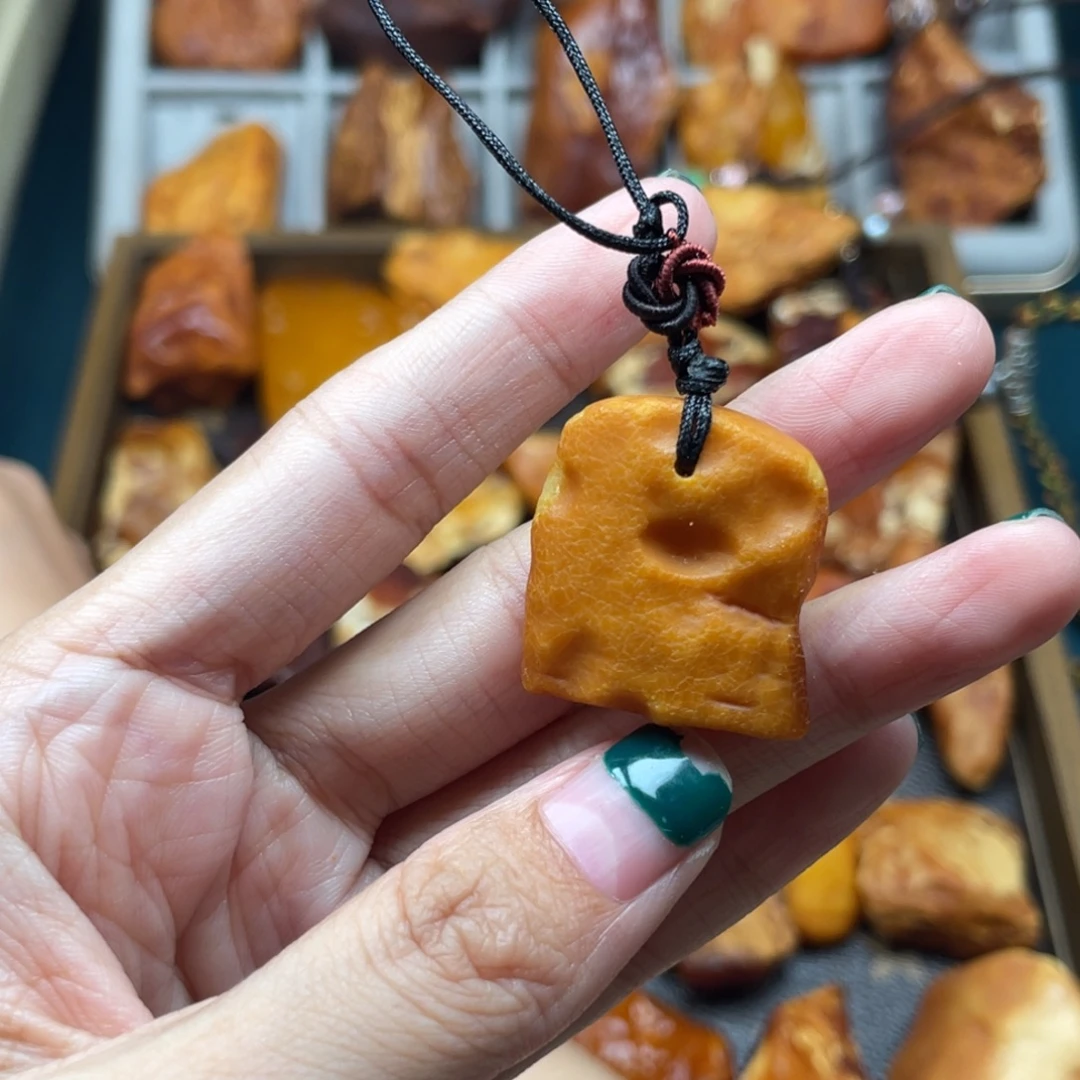 琥珀未镶嵌珠宝奇石