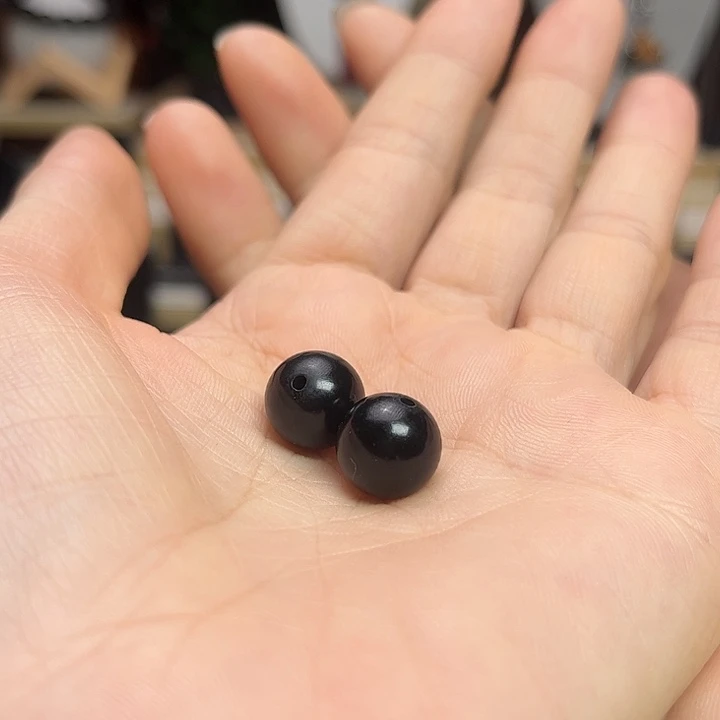 拾***者和田玉（墨玉）未镶嵌颈饰卡12圆珠