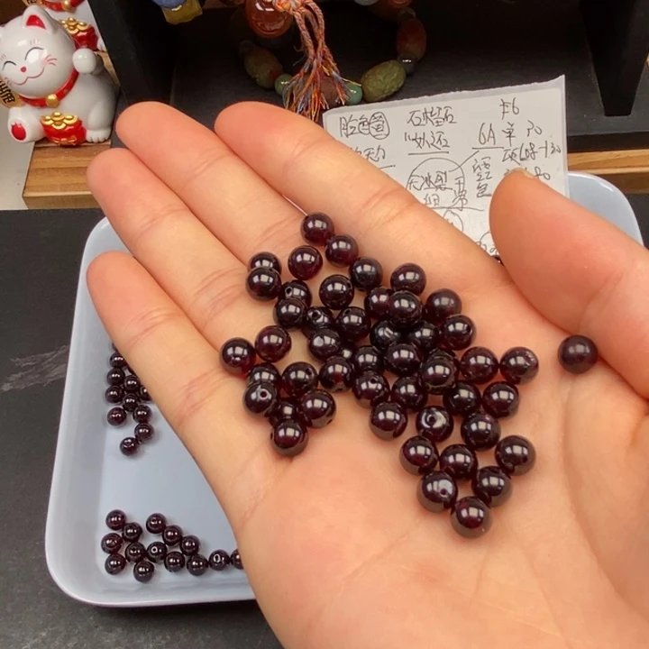 未镶嵌石榴石卡6的20个玛瑙/玉髓